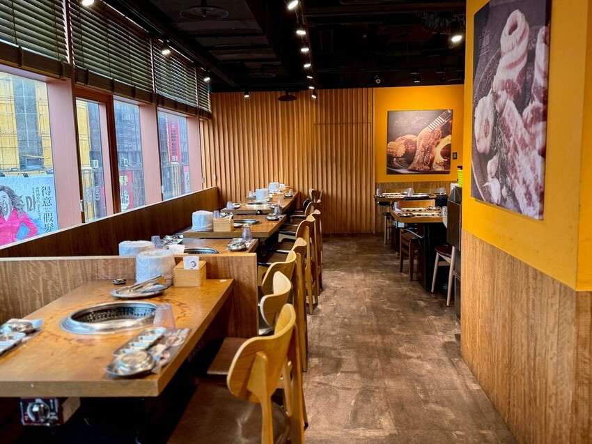 阿豬媽아줌마韓式烤肉吃到飽西門店 餐廳環境 (3).jpg