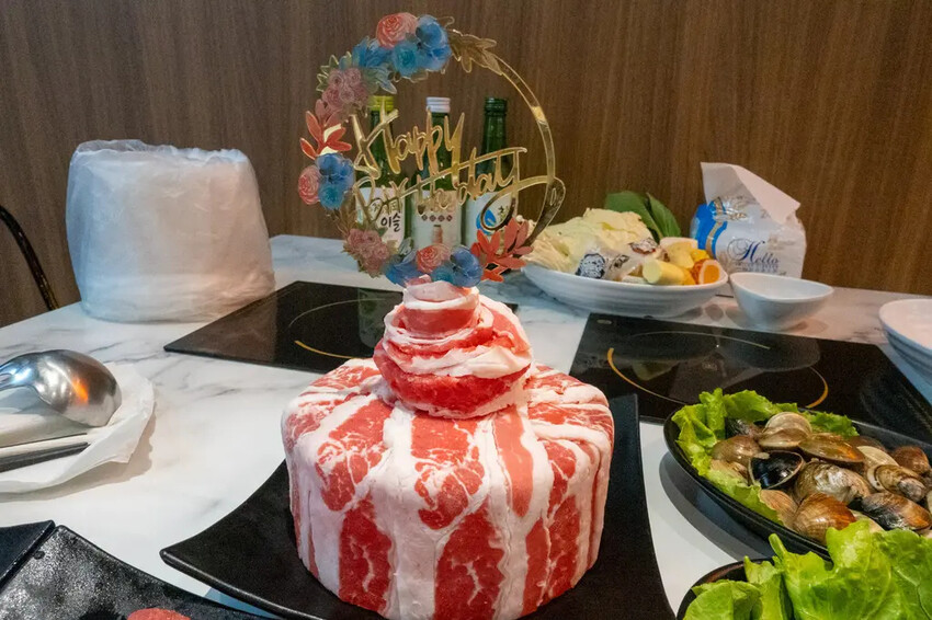 新莊火鍋吃到飽！韓哥哥石頭火鍋高CP值，肉類海鮮爽吃到翻。