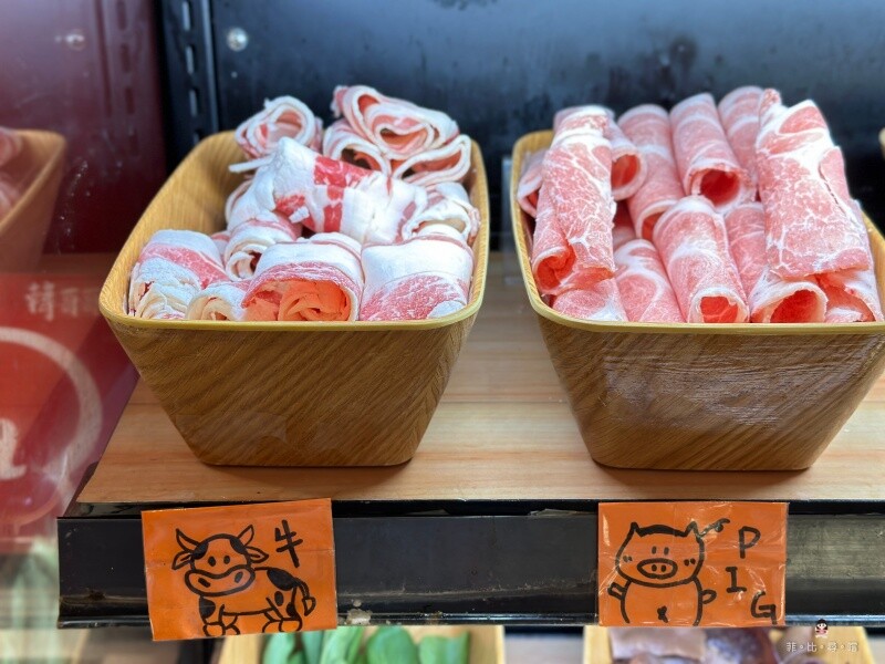 韓哥哥銅盤烤肉 369元起火烤兩吃還免服務費 超過40種食材無限吃到飽 打卡免費送白蝦～