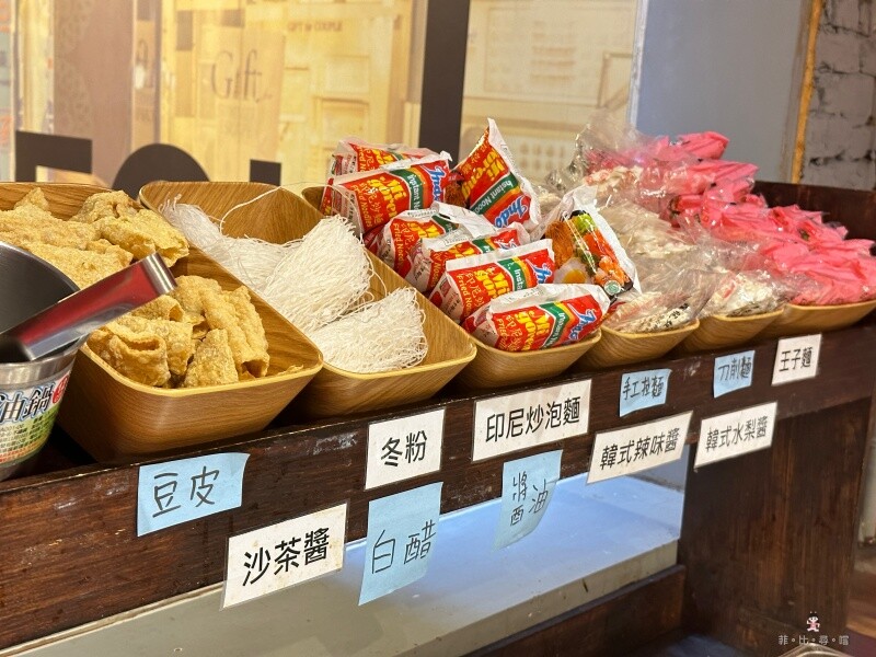 韓哥哥銅盤烤肉 369元起火烤兩吃還免服務費 超過40種食材無限吃到飽 打卡免費送白蝦～