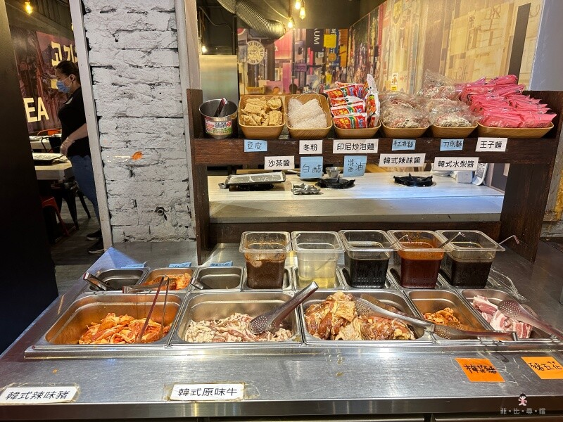 韓哥哥銅盤烤肉 369元起火烤兩吃還免服務費 超過40種食材無限吃到飽 打卡免費送白蝦～