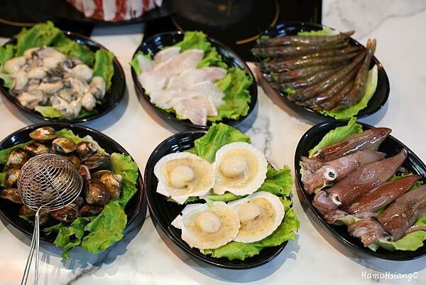 新北市新莊區【食■新莊】韓哥哥石頭火鍋/新莊平價火鍋吃到飽/新北石頭火鍋推薦/蔬食.肉品.冰淇淋.飲料無限自助吧/用料實