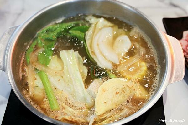 新北市新莊區【食■新莊】韓哥哥石頭火鍋/新莊平價火鍋吃到飽/新北石頭火鍋推薦/蔬食.肉品.冰淇淋.飲料無限自助吧/用料實