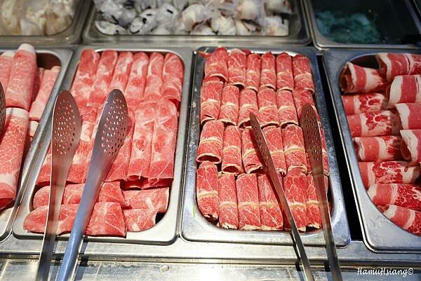 新北市新莊區【食■新莊】韓哥哥石頭火鍋/新莊平價火鍋吃到飽/新北石頭火鍋推薦/蔬食.肉品.冰淇淋.飲料無限自助吧/用料實