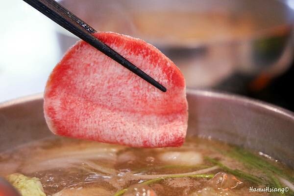 新北市新莊區【食■新莊】韓哥哥石頭火鍋/新莊平價火鍋吃到飽/新北石頭火鍋推薦/蔬食.肉品.冰淇淋.飲料無限自助吧/用料實