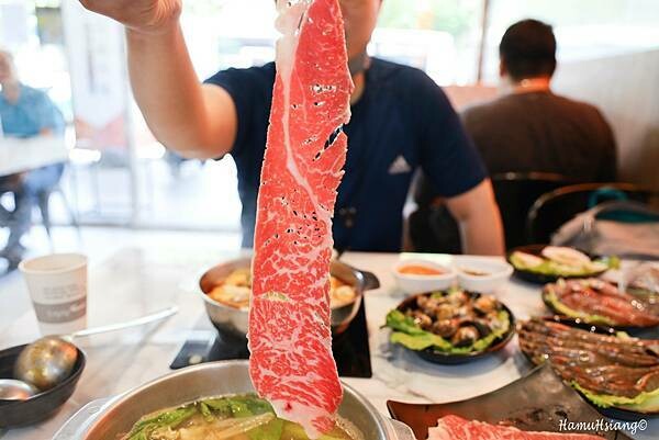 新北市新莊區【食■新莊】韓哥哥石頭火鍋/新莊平價火鍋吃到飽/新北石頭火鍋推薦/蔬食.肉品.冰淇淋.飲料無限自助吧/用料實