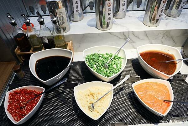 新北市新莊區【食■新莊】韓哥哥石頭火鍋/新莊平價火鍋吃到飽/新北石頭火鍋推薦/蔬食.肉品.冰淇淋.飲料無限自助吧/用料實