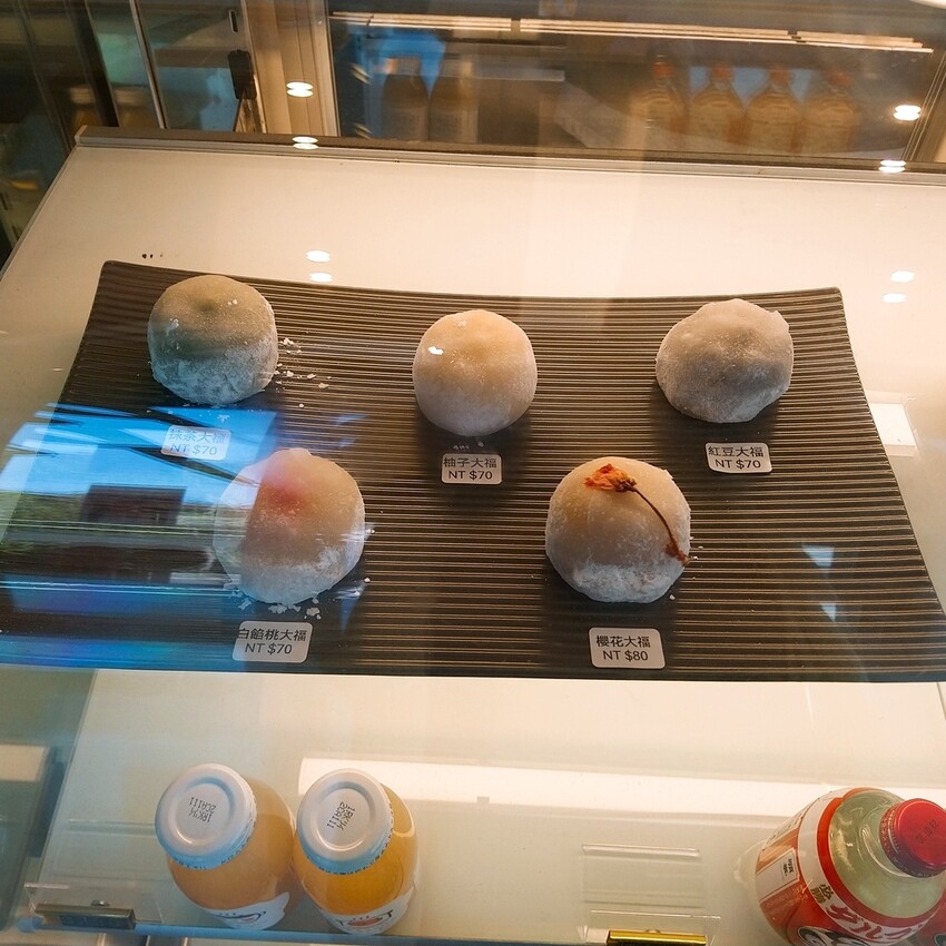 [分享]昇恆昌內湖旗艦店一樓*日本最夯的網美咖啡廳【根本在旅行】