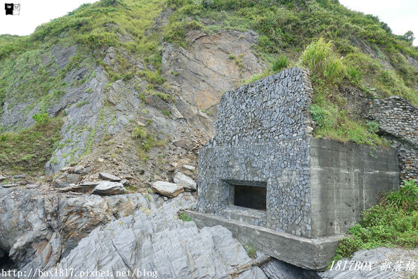 【宜蘭。蘇澳】豆腐岬風景區。豆腐岬小海灣。全台最大的沙頸地形。弧狀凹槽面向海洋。礁岩狀似豆腐