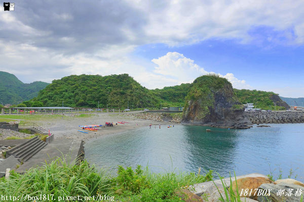 【宜蘭。蘇澳】豆腐岬風景區。豆腐岬小海灣。全台最大的沙頸地形。弧狀凹槽面向海洋。礁岩狀似豆腐