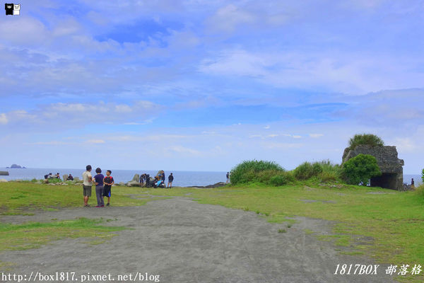 【宜蘭。蘇澳】豆腐岬風景區。豆腐岬小海灣。全台最大的沙頸地形。弧狀凹槽面向海洋。礁岩狀似豆腐