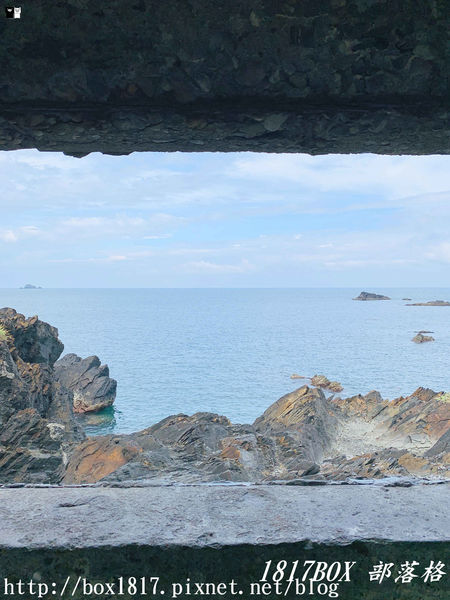 【宜蘭。蘇澳】豆腐岬風景區。豆腐岬小海灣。全台最大的沙頸地形。弧狀凹槽面向海洋。礁岩狀似豆腐