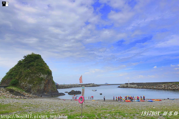【宜蘭。蘇澳】豆腐岬風景區。豆腐岬小海灣。全台最大的沙頸地形。弧狀凹槽面向海洋。礁岩狀似豆腐