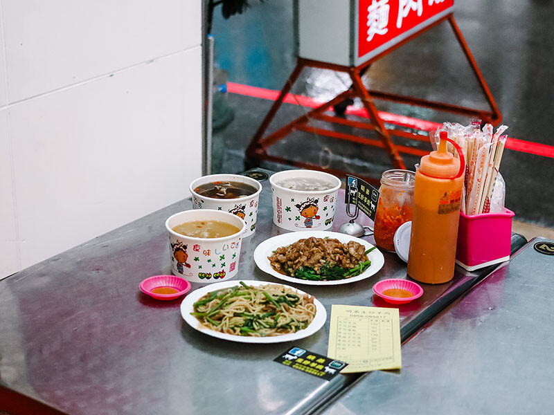 明弟生炒羊肉 | 新竹羊肉美食 90元吃羊肉炒麵、藥膳羊肉湯，滿滿生炒羊肉只要 $130