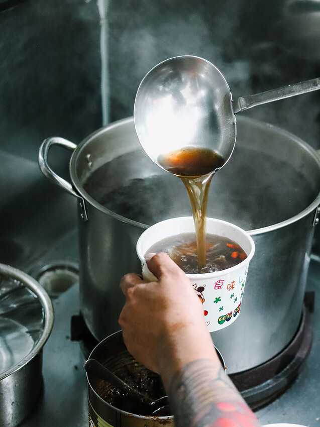 明弟生炒羊肉 | 新竹羊肉美食 90元吃羊肉炒麵、藥膳羊肉湯，滿滿生炒羊肉只要 $130