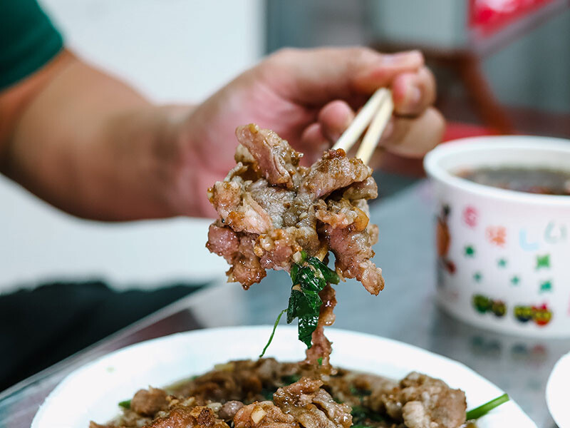 明弟生炒羊肉 | 新竹羊肉美食 90元吃羊肉炒麵、藥膳羊肉湯，滿滿生炒羊肉只要 $130