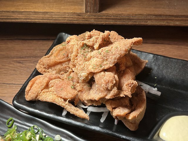 +(蘆洲居酒屋)和本津居酒屋~超嫩月見生牛肉、香噴噴炒烏龍、