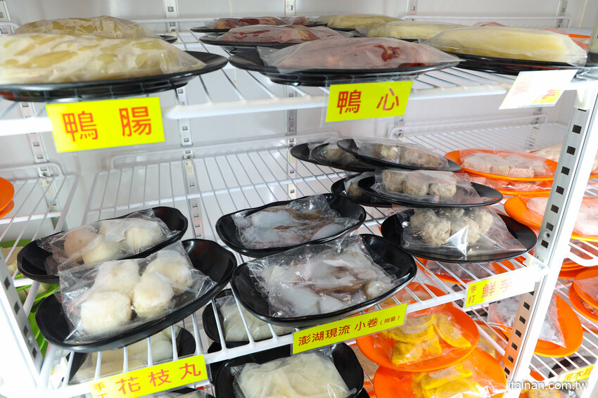 超浮誇!招牌禽獸鍋一次爽吃薑母鴨加羊肉爐鴛鴦鍋!還有爆蛋紅蟳、雞佛、鮑魚、野生烏魚子真的太補了!台南薑母鴨永康中華路新開店「鑫帝元薑母鴨羊肉爐」有免費停車場 @台南好Food遊