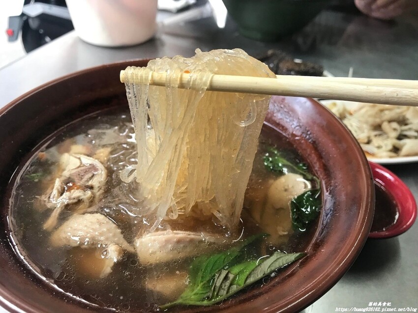 【新北板橋區】板橋懷德街美食『懷德街無名當歸鴨』👉必點當歸鴨冬粉及當歸鴨血粿~