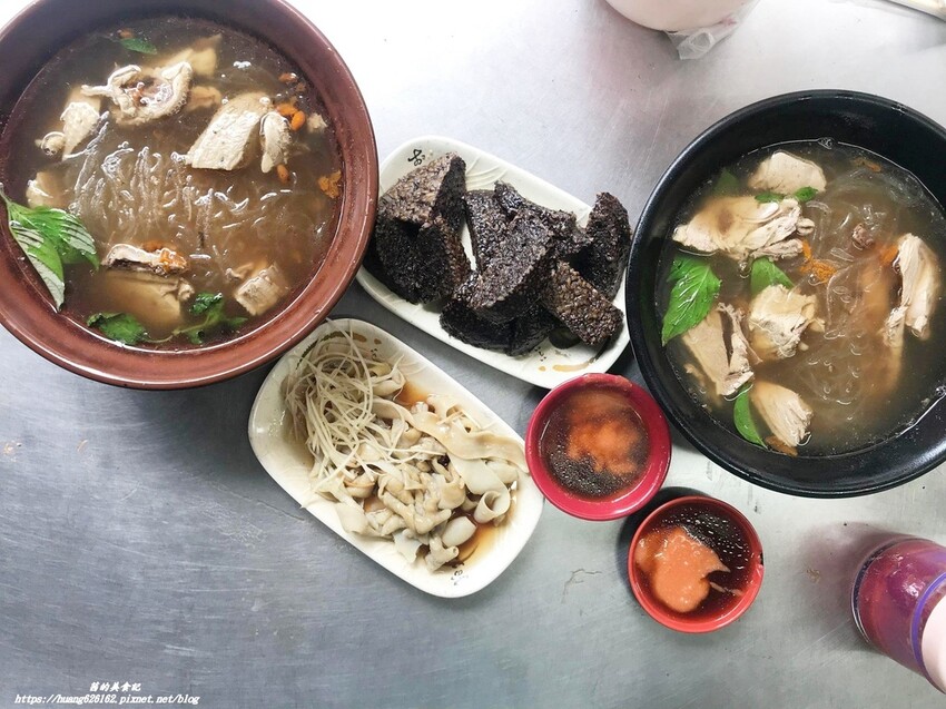 【新北板橋區】板橋懷德街美食『懷德街無名當歸鴨』👉必點當歸鴨冬粉及當歸鴨血粿~