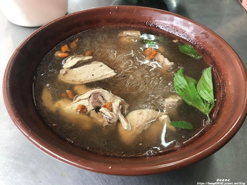 【新北板橋區】板橋懷德街美食『懷德街無名當歸鴨』👉必點當歸鴨冬粉及當歸鴨血粿~