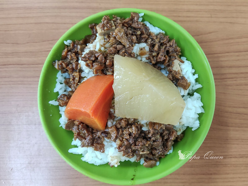 台中西區|素食 科博館附近路邊素食小麵館-推滷臭豆腐$60 素燥飯 想來點滷味小菜10元起!