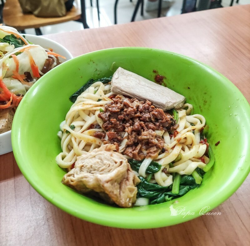 台中西區|素食 科博館附近路邊素食小麵館-推滷臭豆腐$60 素燥飯 想來點滷味小菜10元起!