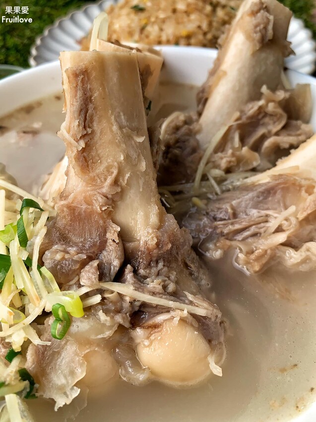 就是這特製的靈魂醬汁，使炸米血和蘿蔔糕更加美味-果果愛Fruitlove