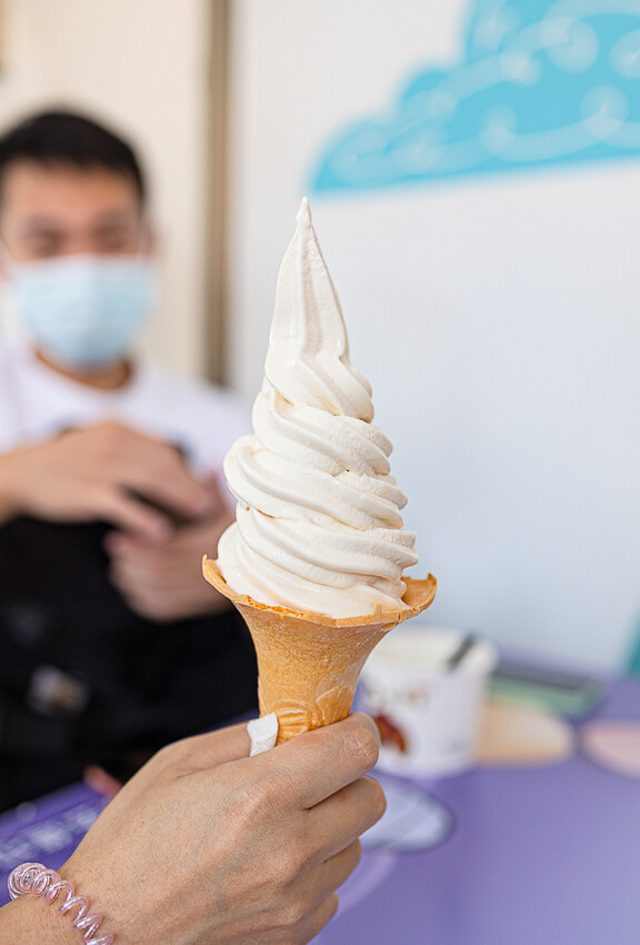 如同史萊姆王般的存在，有夠巨無霸一顆抵人家三顆｜金山芋圓王金山總店