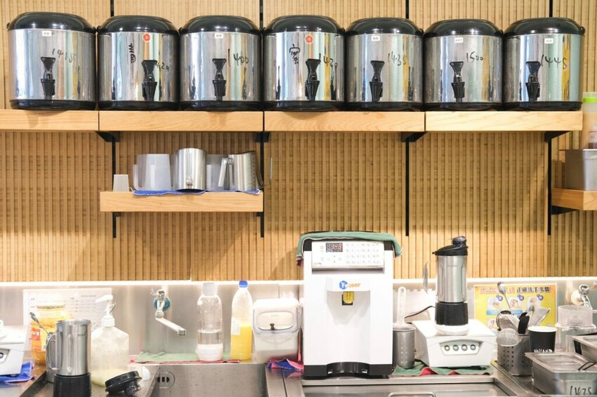 【台中美食】澄凉 Nalian |台中黎明店・絕美清新系人氣手搖,易拉罐設計打開滿滿新鮮消暑 ! - 肉依小姐吃什麼