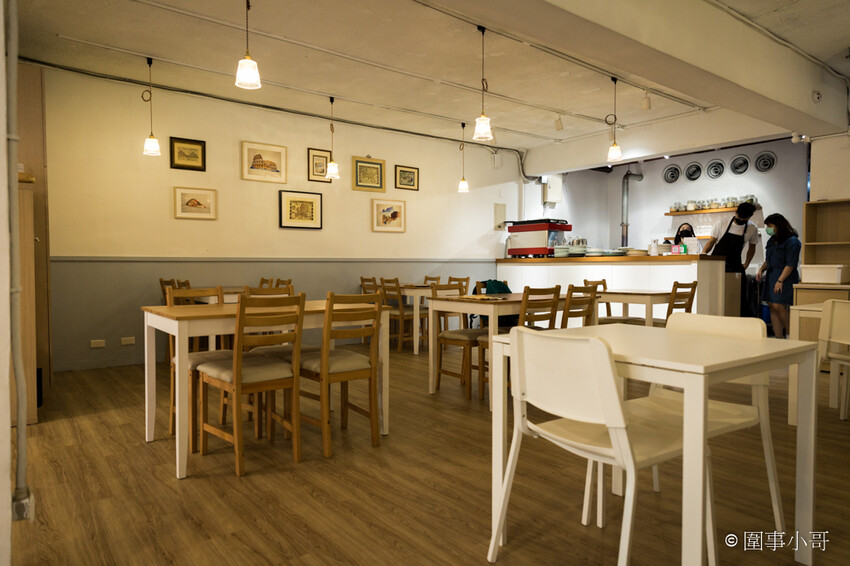 台北松山美食推薦-僻靜巷弄裡的低調義式及西班牙美食料理，不止有著能引出食材美味的餐點，還有超棒的手工窯烤披薩呢。(邀約) @圍事小哥的幸福相框