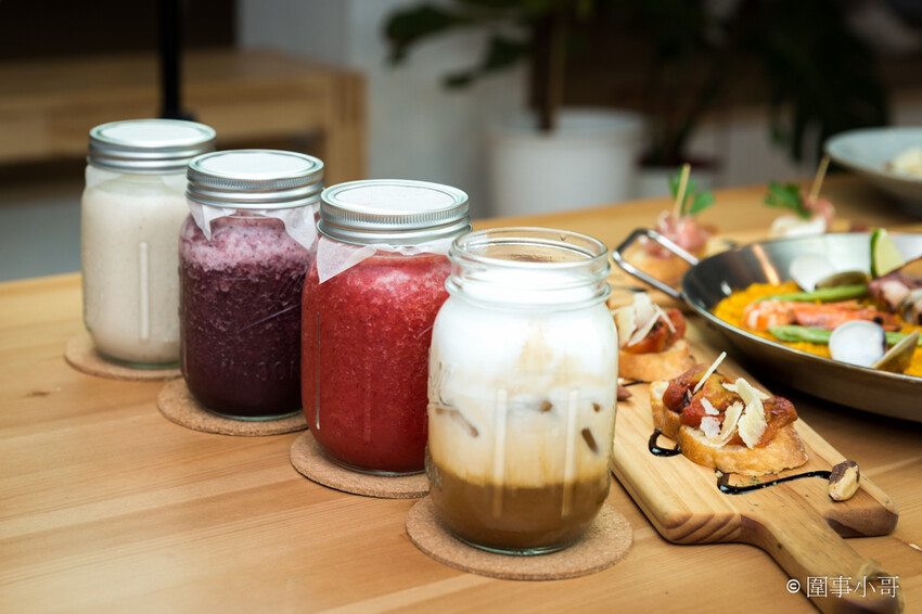 台北松山美食推薦-僻靜巷弄裡的低調義式及西班牙美食料理，不止有著能引出食材美味的餐點，還有超棒的手工窯烤披薩呢。(邀約) @圍事小哥的幸福相框