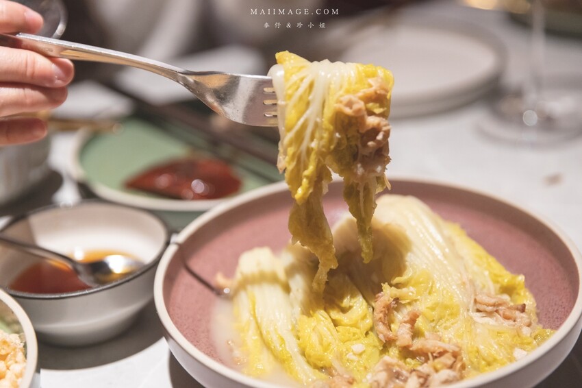 台北美食|九華樓 CHIOU HWA Restaurant~華泰片皮鴨一鴨五吃爽度最高。大直最新食尚地標『春大直』捷運劍