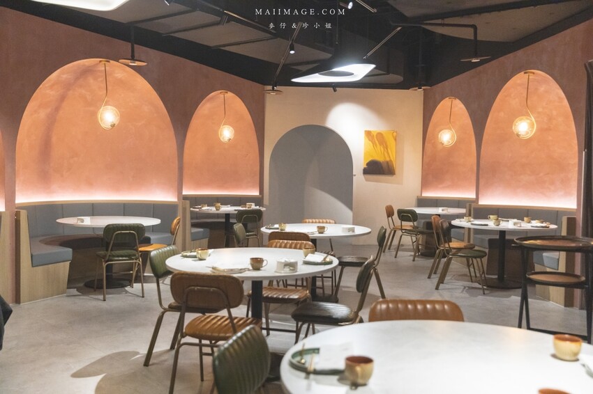 台北美食|九華樓 CHIOU HWA Restaurant~華泰片皮鴨一鴨五吃爽度最高。大直最新食尚地標『春大直』捷運劍