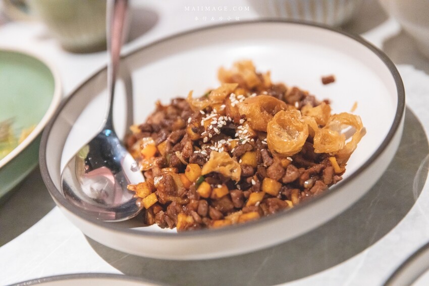 台北美食|九華樓 CHIOU HWA Restaurant~華泰片皮鴨一鴨五吃爽度最高。大直最新食尚地標『春大直』捷運劍