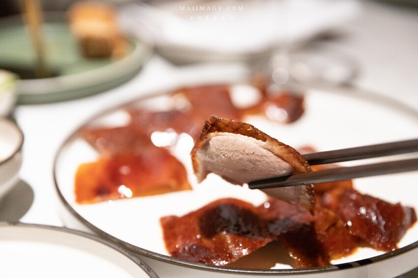 台北美食|九華樓 CHIOU HWA Restaurant~華泰片皮鴨一鴨五吃爽度最高。大直最新食尚地標『春大直』捷運劍