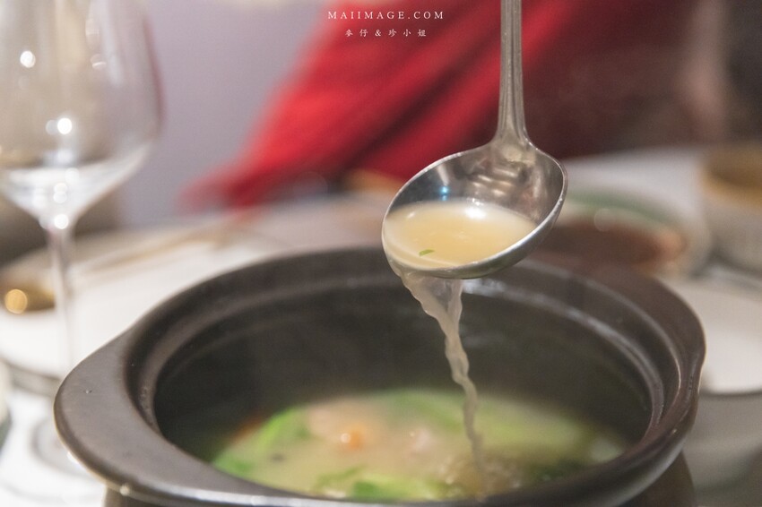 台北美食|九華樓 CHIOU HWA Restaurant~華泰片皮鴨一鴨五吃爽度最高。大直最新食尚地標『春大直』捷運劍