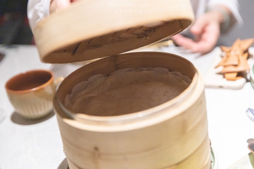 台北美食|九華樓 CHIOU HWA Restaurant~華泰片皮鴨一鴨五吃爽度最高。大直最新食尚地標『春大直』捷運劍