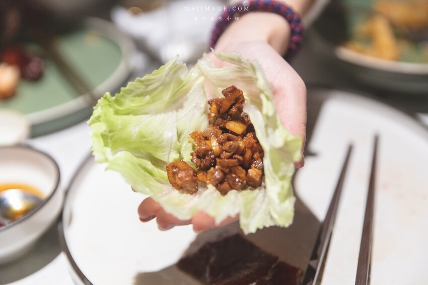 台北美食|九華樓 CHIOU HWA Restaurant~華泰片皮鴨一鴨五吃爽度最高。大直最新食尚地標『春大直』捷運劍