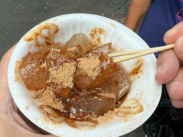 （基隆甜品）基隆廟口無名石花凍～新鮮石花凍＋黃豆粉古早味甜品