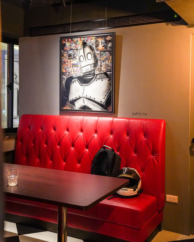 忠孝復興餐酒館「Good Old Dayz Bistro」浮誇太空人東區餐酒館推薦