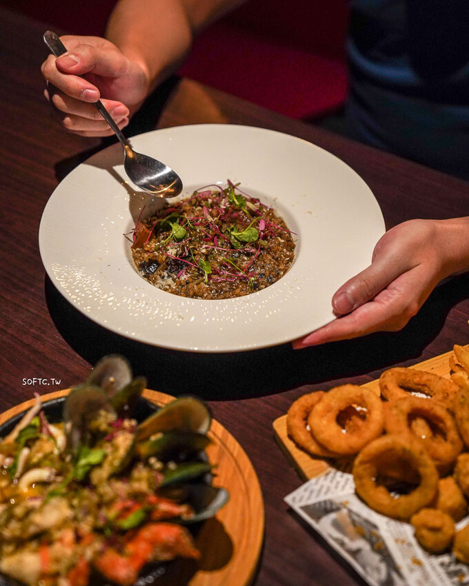 忠孝復興餐酒館「Good Old Dayz Bistro」浮誇太空人東區餐酒館推薦