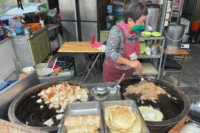 廖記早點-必點的燒餅、鹹豆漿和脆皮蛋餅！