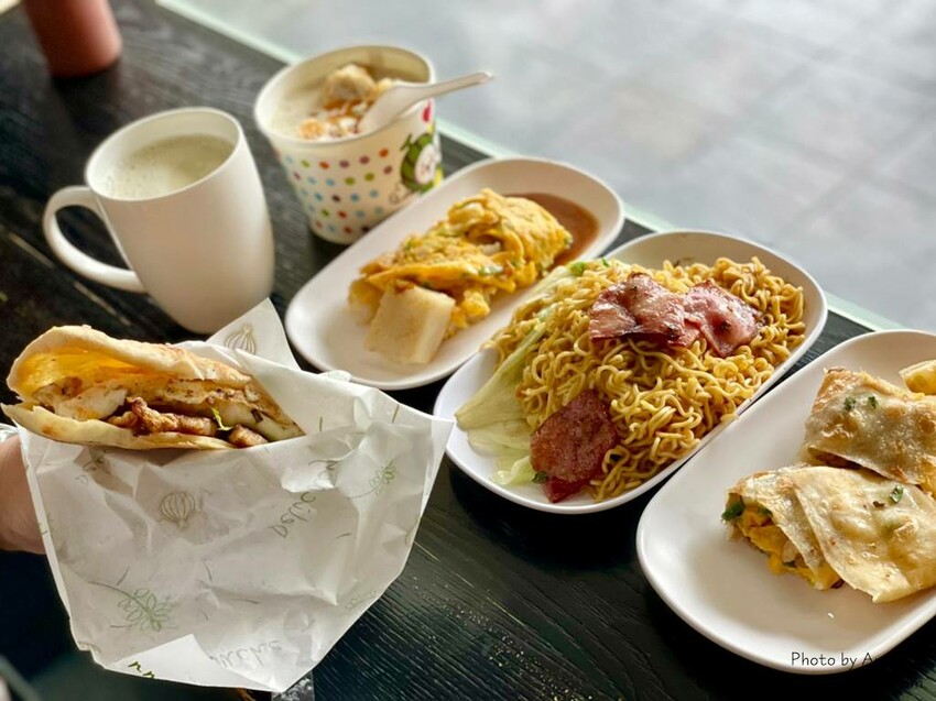 廖記早點-必點的燒餅、鹹豆漿和脆皮蛋餅！