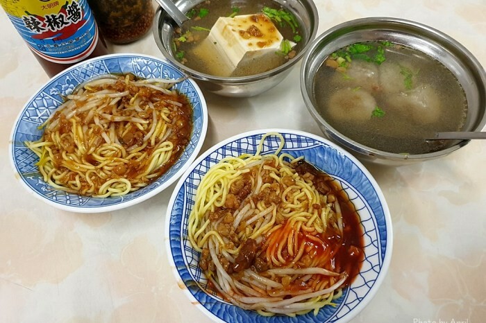 廖記早點-必點的燒餅、鹹豆漿和脆皮蛋餅！