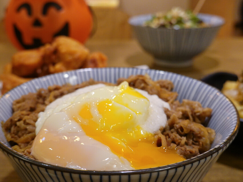 台北大安—牛洞食堂｜牛丼共存經典創新 餵飽上班族和學生一個十年｜台電大樓、公館、三總汀州、台大