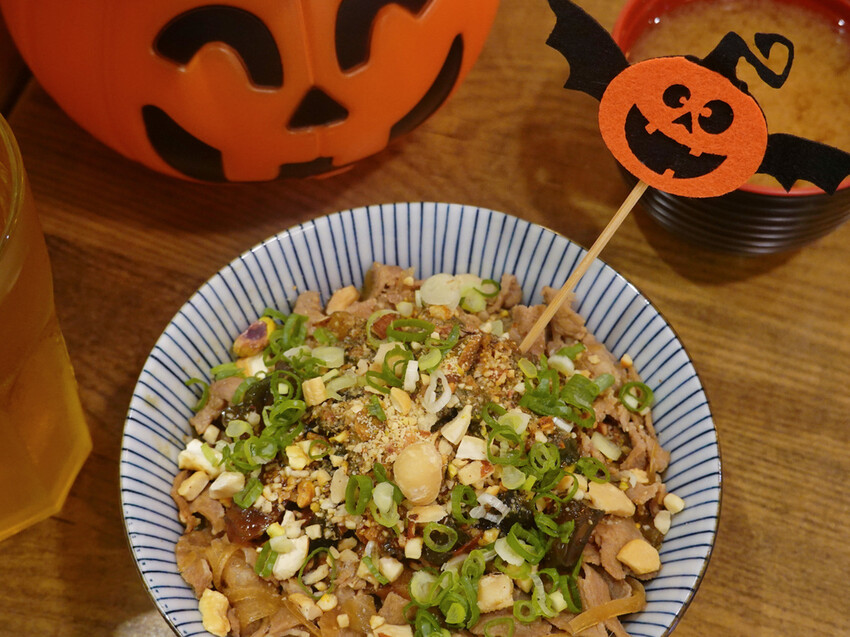 台北大安—牛洞食堂｜牛丼共存經典創新 餵飽上班族和學生一個十年｜台電大樓、公館、三總汀州、台大