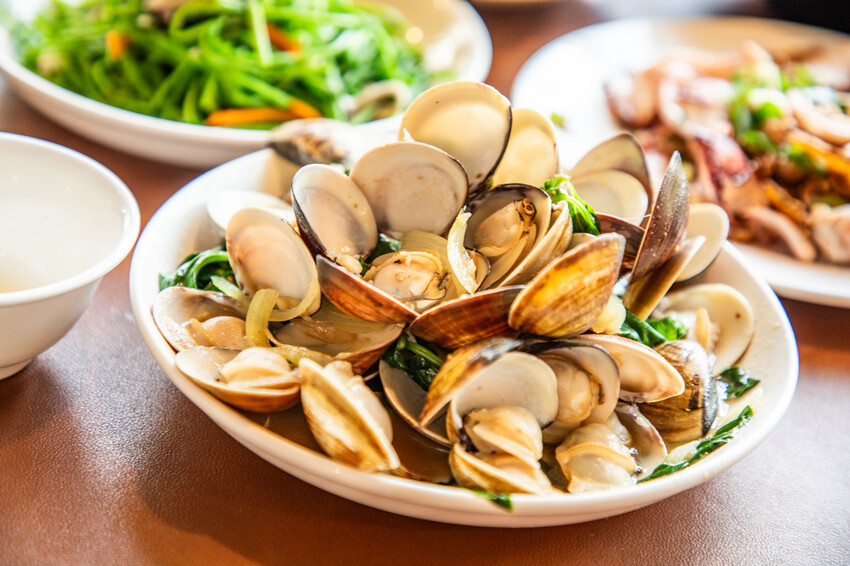 新北市金山區Amajia阿嬤家咖啡漁村料理｜藏身於漁港內的人氣餐廳，懷舊阿嬤的漁村特色料理