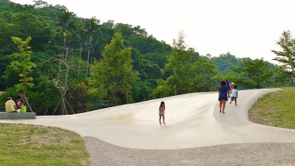 龍潭湖：宜蘭-讓人身心靈放鬆龍潭湖.悠閒走走去~