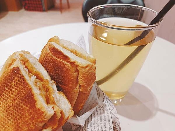 竹東深夜咖啡室「癒咖啡」心靈咖啡室/古巴三明治/咖啡奶酒/花煉小饅頭/西多士/特色的咖啡店